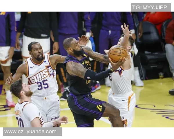 2007年湖人与国王的经典对决回顾与精彩瞬间分析