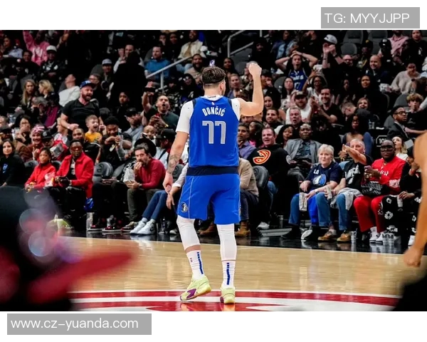 东契奇狂砍73分刷新现役最高分纪录独行侠终结太阳连胜势头 东契奇狂砍73分刷新现役最高分纪录独行侠终结太阳连胜势头