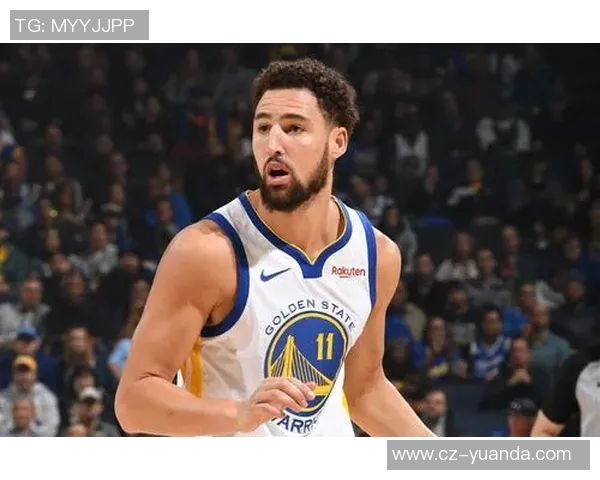 赫伯特琼斯的篮球之路与成就探讨：从新秀到明星的成长历程