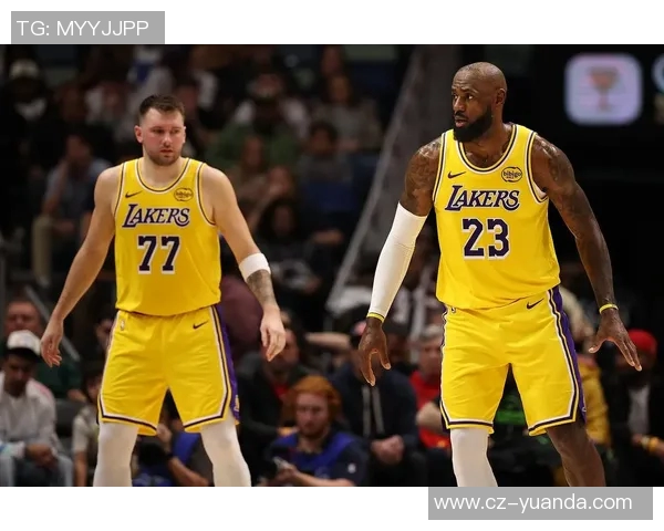 洛杉矶湖人与洛杉矶快船的巅峰对决引发全城热议与期待